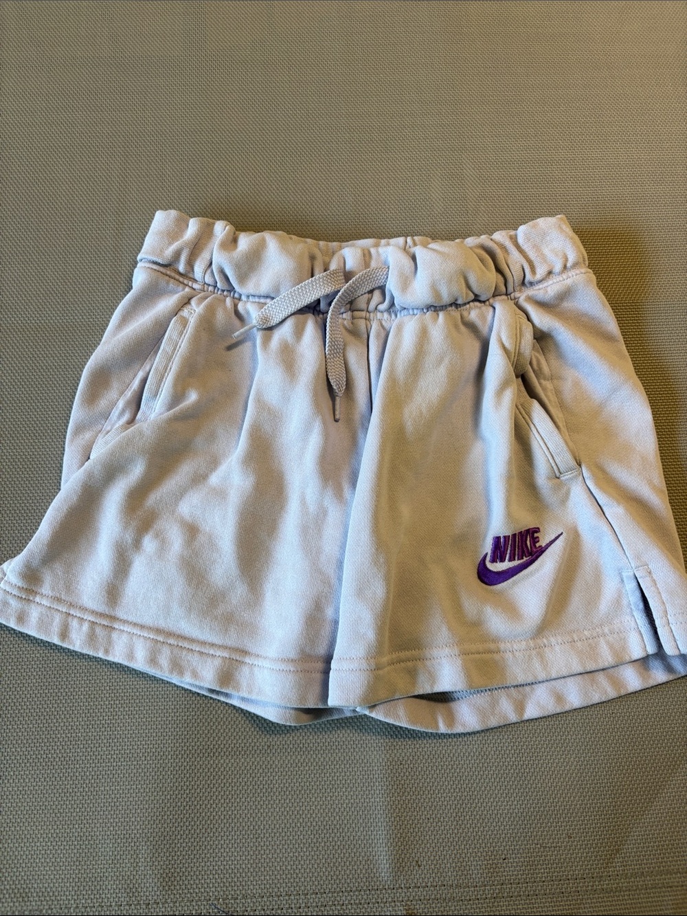 Nike Light Gray Girls' Pull-On Shorts with Purple Logo sz M EUC